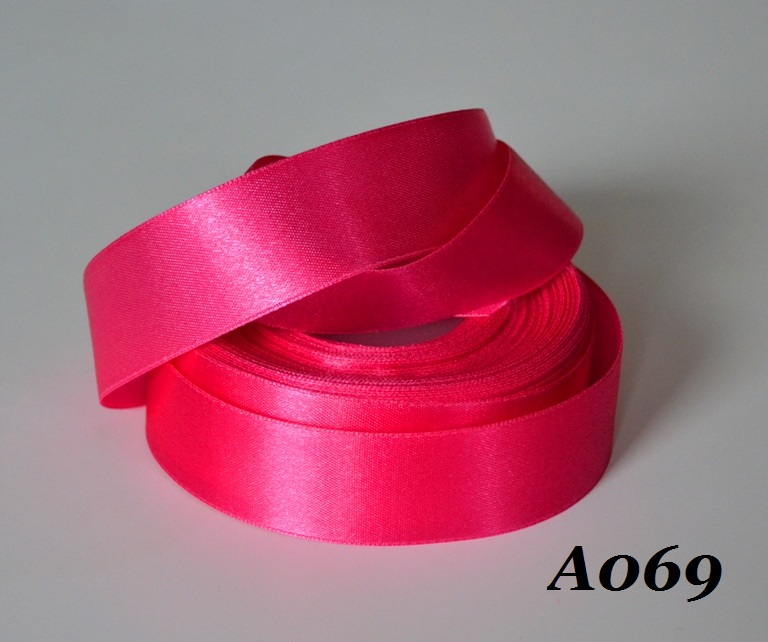 Saténová stuha 25mm/27m č.A069 - tmavá ružová ( malinová)
