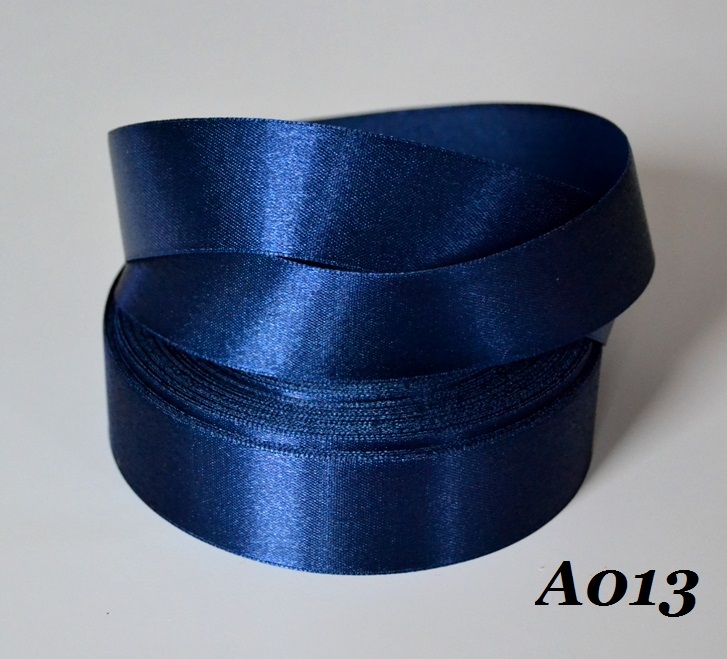 Saténová stuha 25mm/27m č.A013 - námornícka modrá