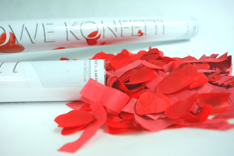 Vystreľovacie konfety - červené srdiečka dl.100cm